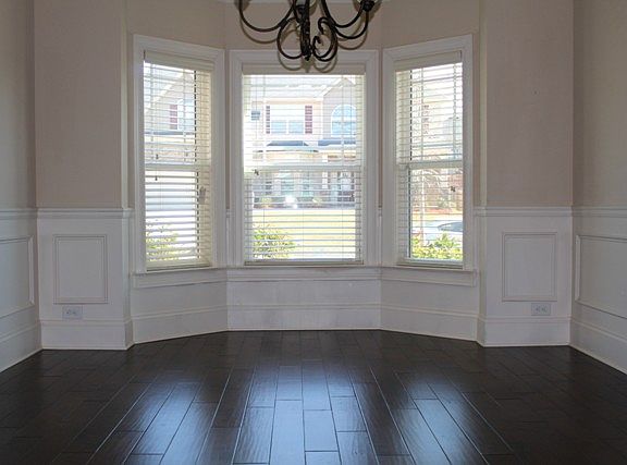 4th image of 2454 Sunflower Dr