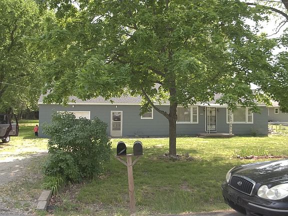 3rd image of 1123 S Turner Ave