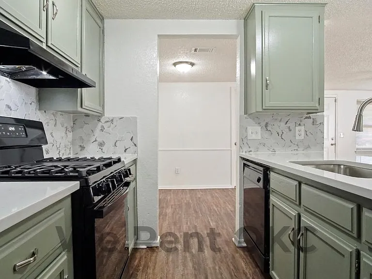 7500 NW 113th Pl — Photo 16