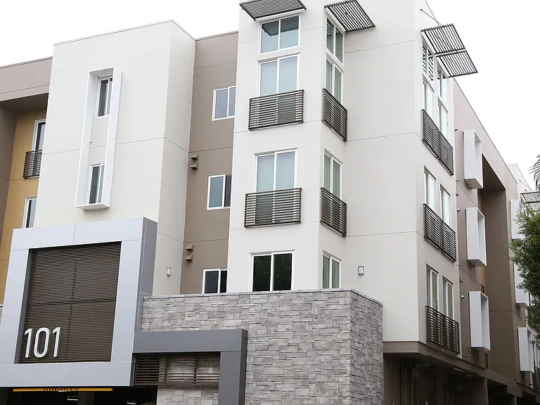 101 Alhambra Square — Photo 17