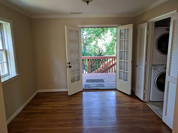 3rd image of 4855 Chevy Chase Dr
