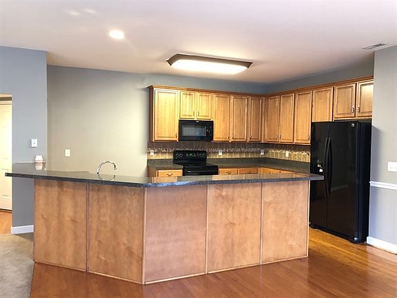 4th image of 1010 Tanyard Springs Dr