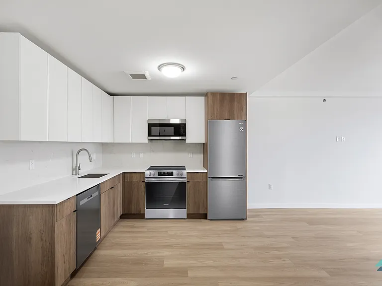 3510 Glenwood Rd #7G — Photo 3