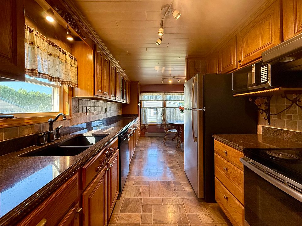 1st image of 20 Willow Street