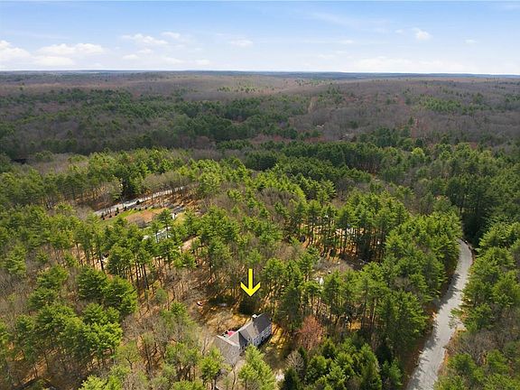 3rd image of 12 Rustic Acres Dr