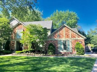 11965 Cherokee Cir, Shelby Township, MI 48315