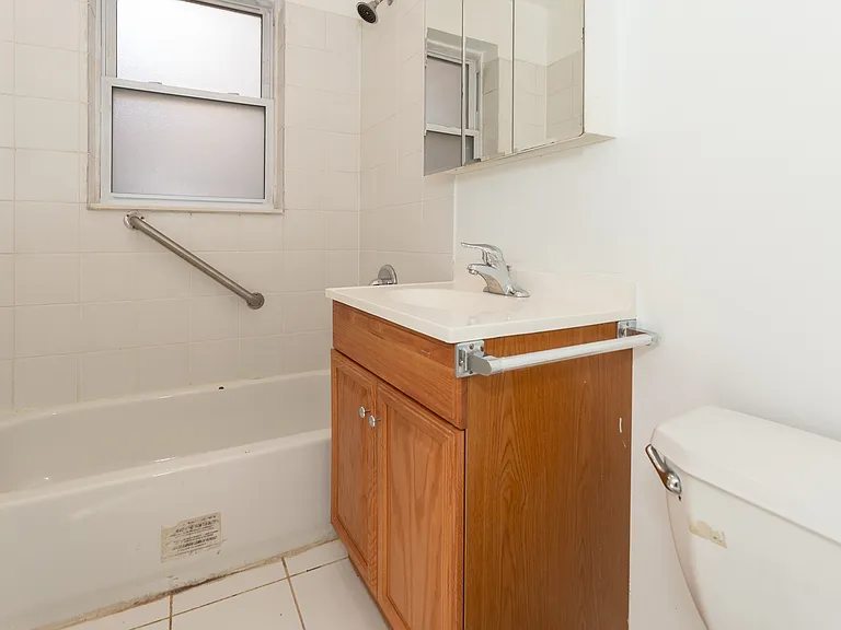 1135 W. Pratt — Photo 21