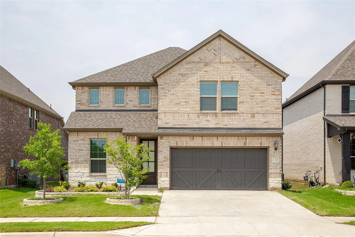 Photo 1 of 29 - 2340 Willow Garden Dr - Little Elm, TX Primary Photo - 2340 Willow Garden Dr