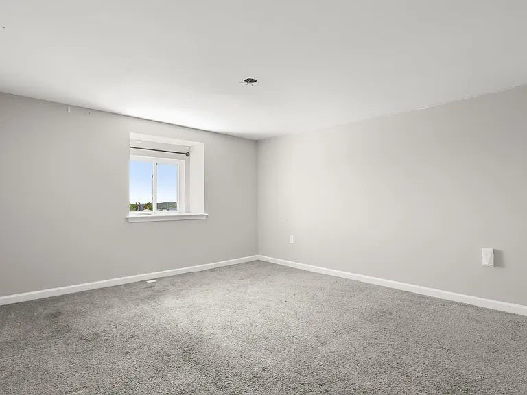 2424 Liberty Heights Ave — Photo 12