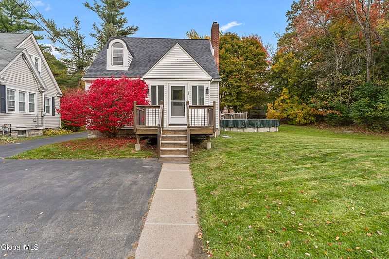 2nd image of 18 Mountainview Terrace