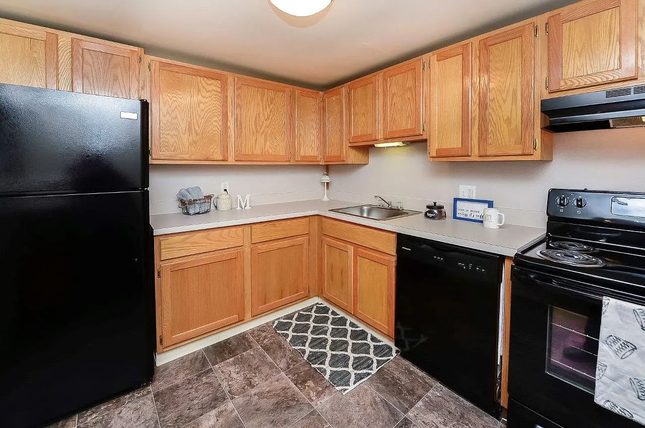 Greentree Village Townhomes — Photo 1