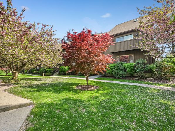 455 Hope St APT 1B, Stamford, CT 06906