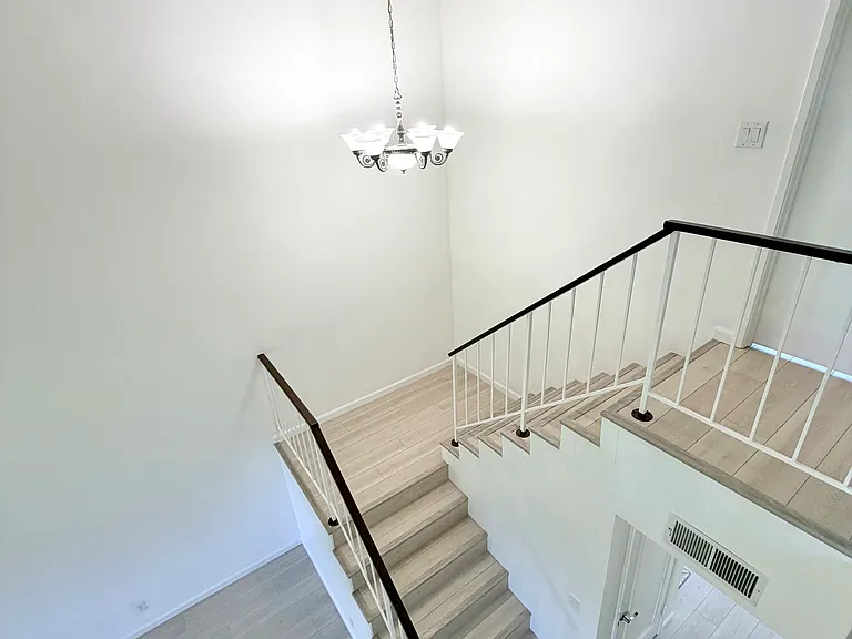 716 Nina Ln — Photo 15