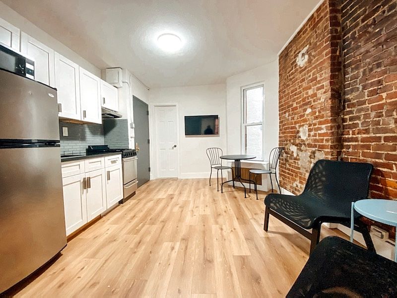 1st image of 531 W 48th St APT 20