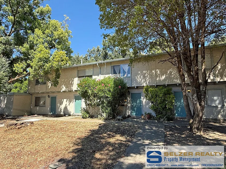 385 El Rio Ct