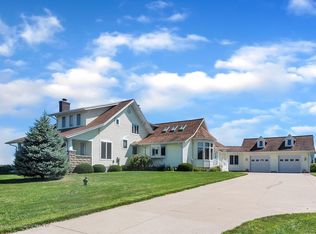 9739 S Mount Hope Rd, Carson City, MI 48811