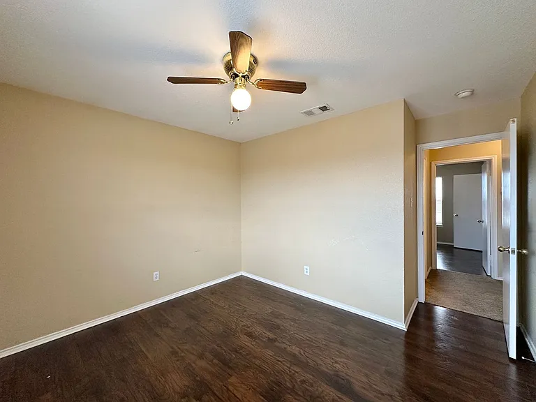 5910 Greengate — Photo 32