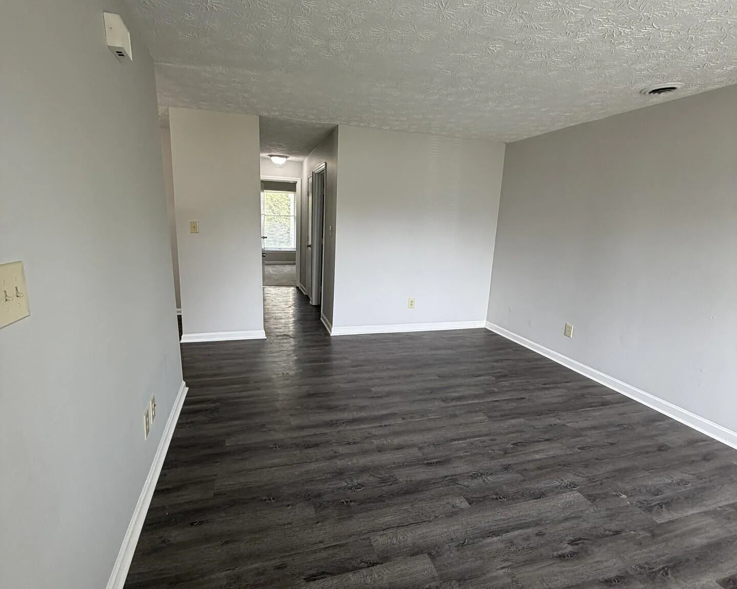 2 bed, 1.0 bath, 990 sqft, $1,295 — Photo 3