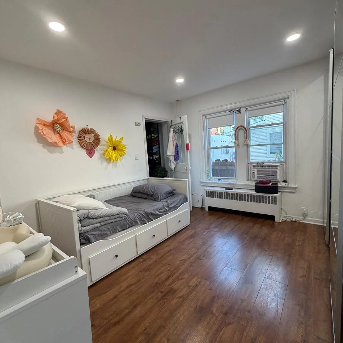 1 bed, 1.0 bath, 1200 sqft, $1,700 — Photo 3