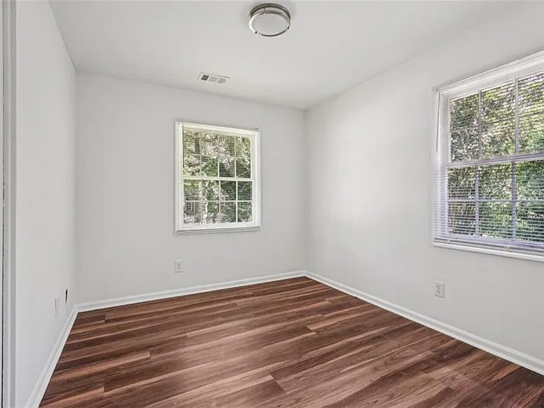 119 Kelso Dr SW — Photo 23
