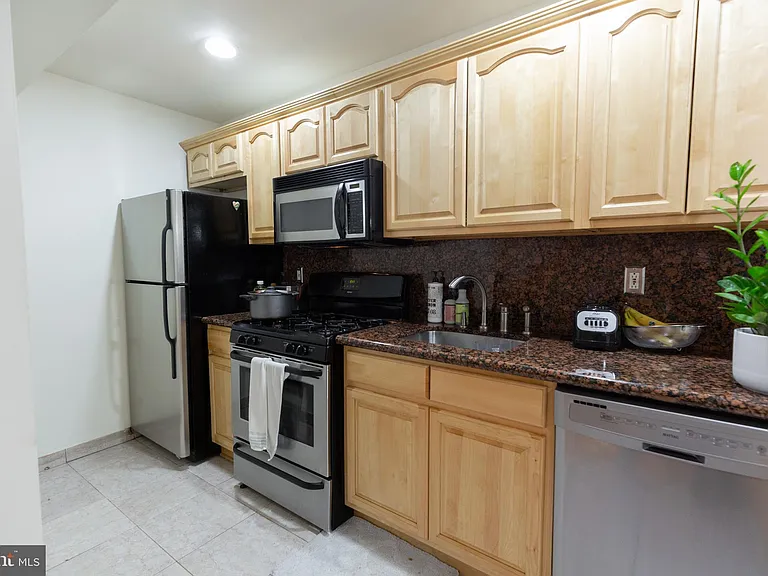 808 Gaul St — Photo 14