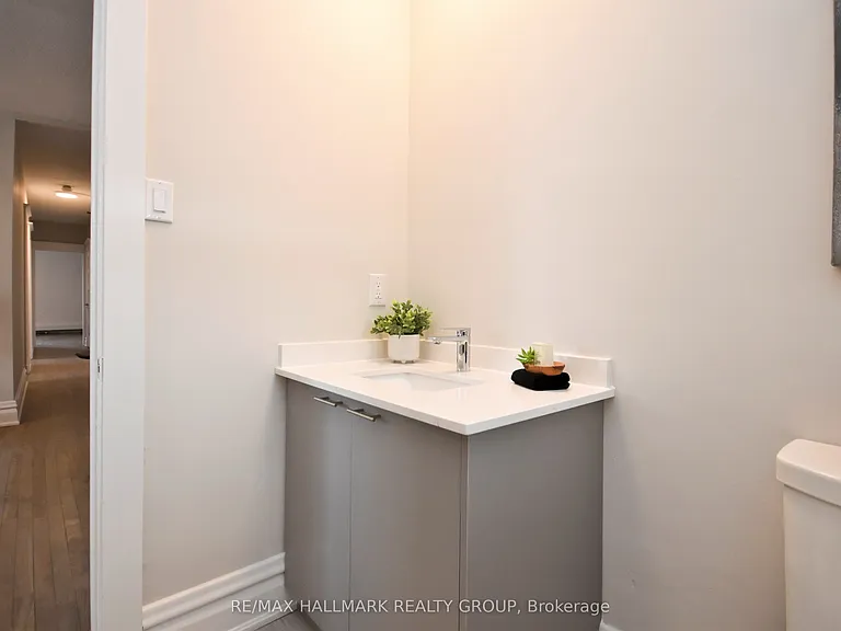 375 Mackay St #2 — Photo 21