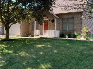 1306 Cross Creek Rd, Valparaiso, IN 46383