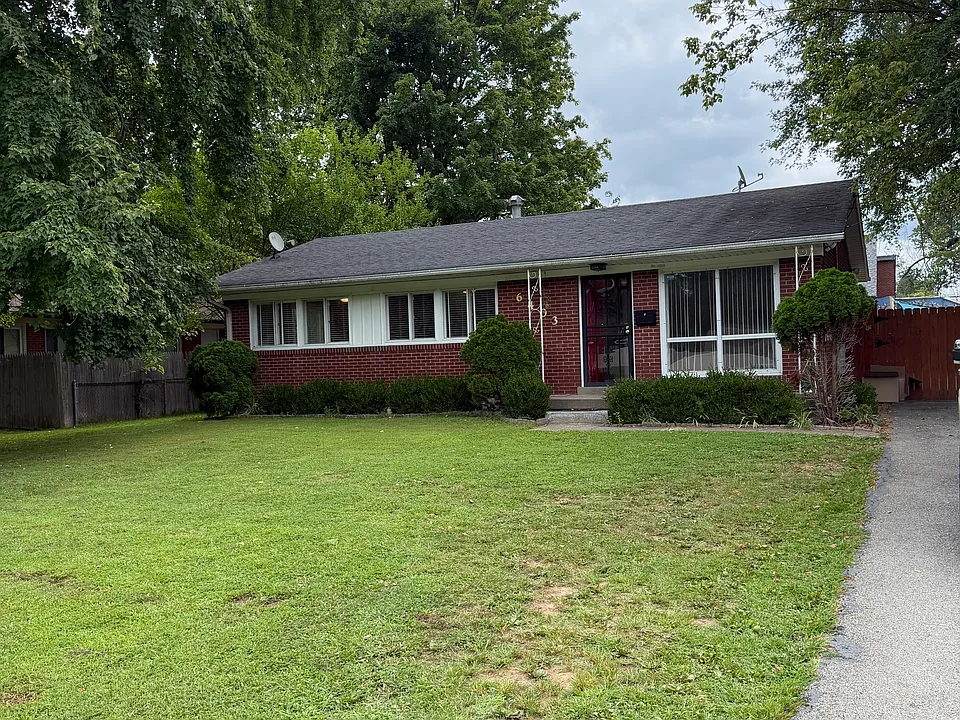 6403 Greenview Dr