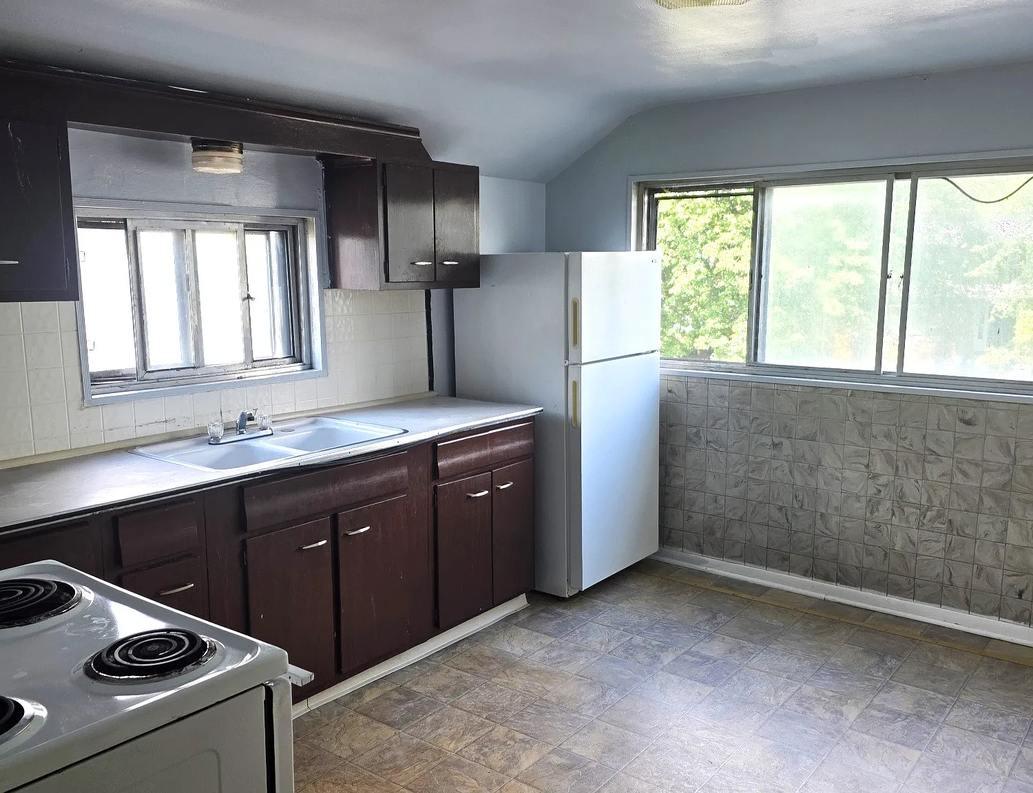 2 bed, 1000 sqft, $1,000 — Photo 1