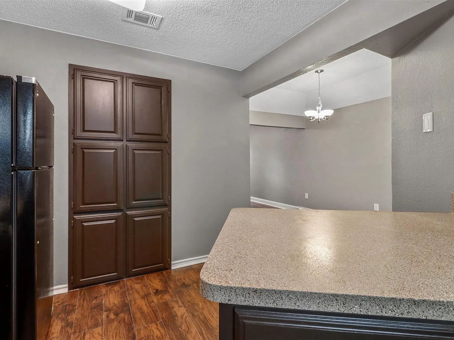 814 Custer St; Arlington 76014 - 1 — Photo 3