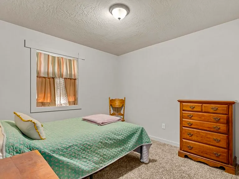 1110 SW Isaac Ln — Photo 17