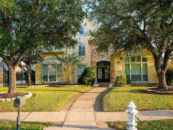 15127 Oldtown Bridge Ct, Sugar Land, TX 77498