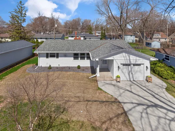 1080 Thorndale St, Green Bay, WI 54304