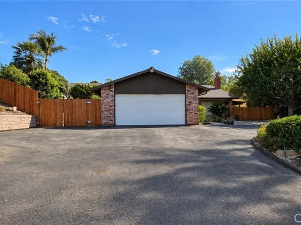 1192 Caren Rd, Vista, CA 92083