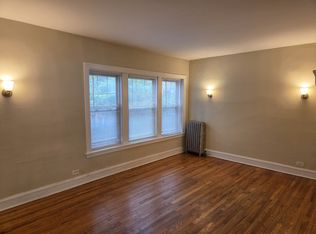 811 Seward St APT 1N, Evanston, IL 60202