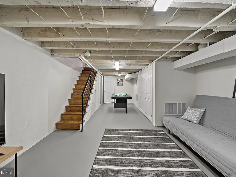 2126 S Iseminger St — Photo 23