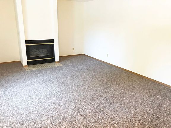 4th image of 4PLEX-1919 Carol Dr #1920