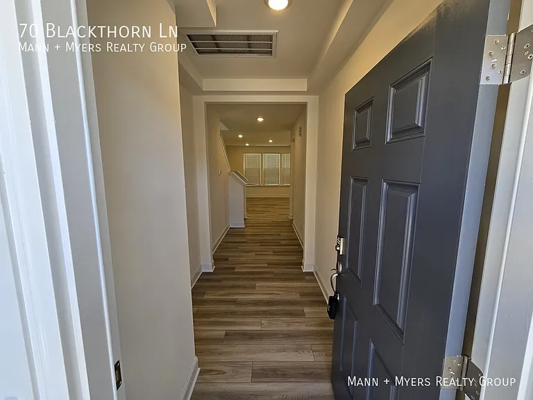 70 Blackthorn Ln — Photo 3