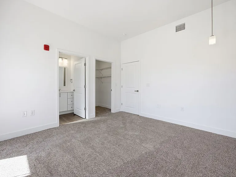 100 N Dewey St — Photo 6
