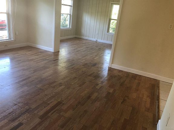 5th image of 5517 Essex Cir