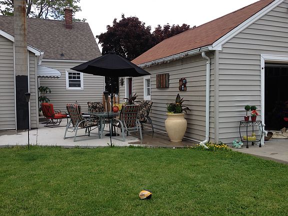 3rd image of 93 17th Ave