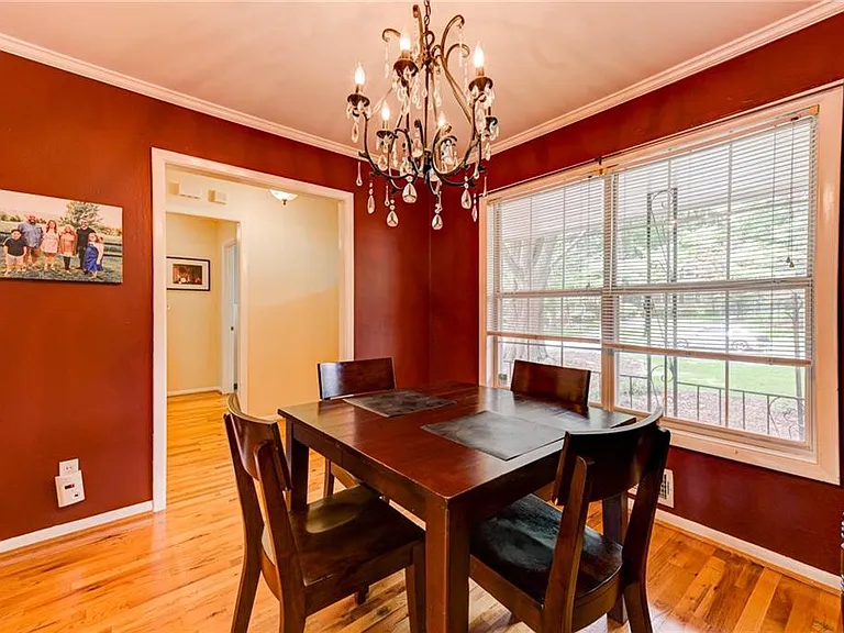 2423 Woodacres Rd NE — Photo 6