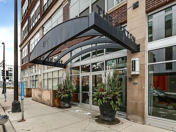 3rd image of 521 S 7th St Unit 605
