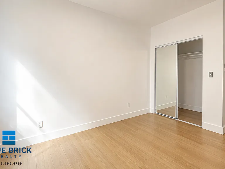 1926 Whitley Ave #10 — Photo 8