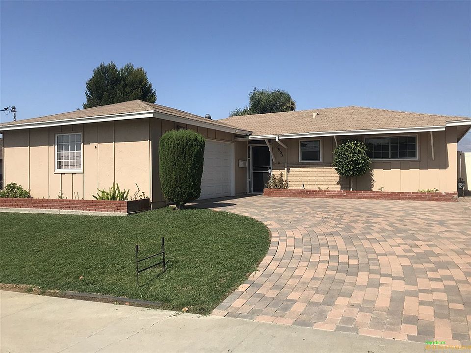 1st image of 4937 Siesta Dr