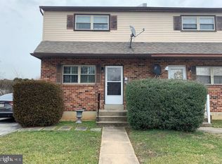 19 Upland Rd, Brookhaven, PA 19015