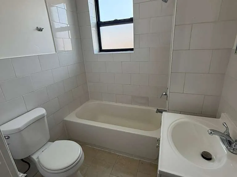702 Chancellor Ave — Photo 6