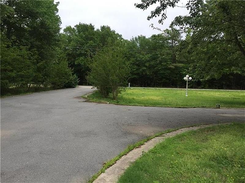 2nd image of 7800 Rosswood Rd