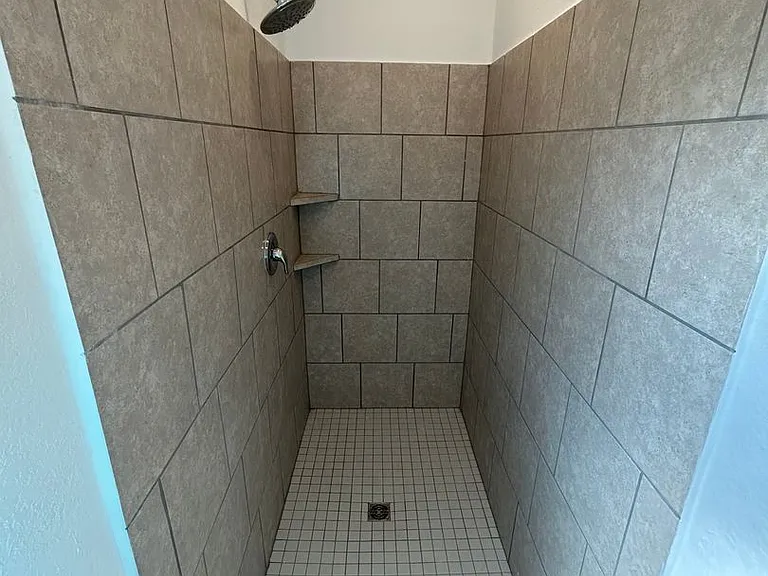 14706 Somerset Ml — Photo 10