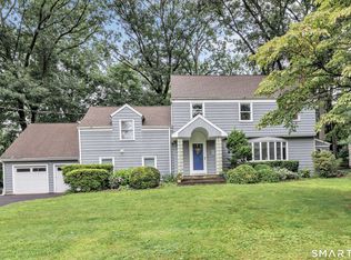 205 Stoneleigh Square, Fairfield, CT 06825